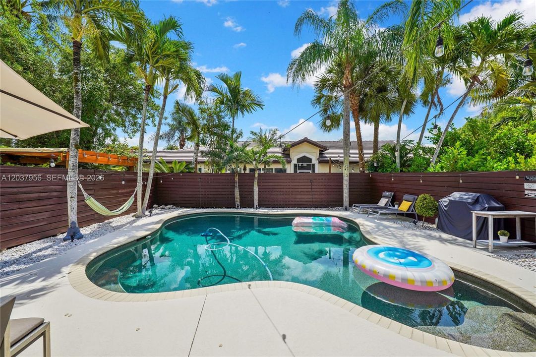 For Rent: $5,900 (4 beds, 2 baths, 2196 Square Feet)
