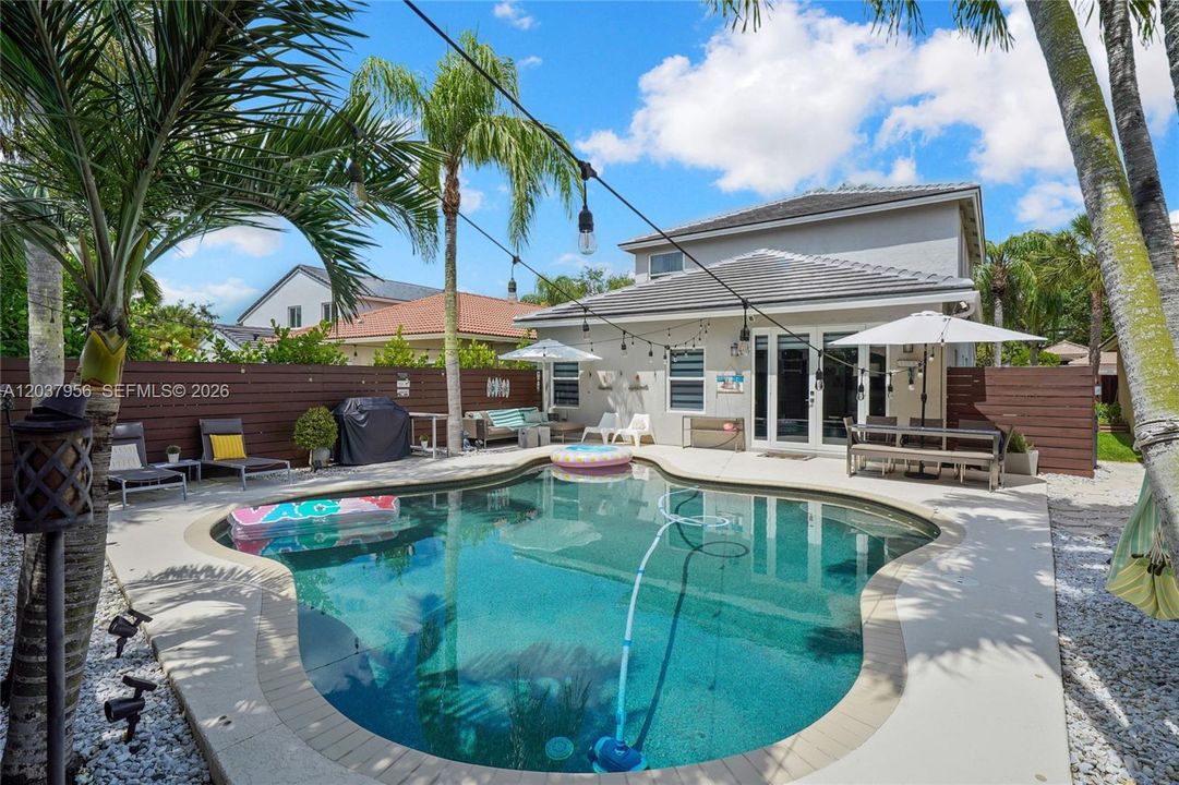 For Rent: $5,900 (4 beds, 2 baths, 2196 Square Feet)