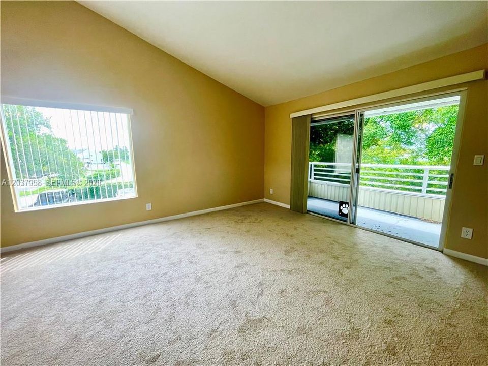For Rent: $1,754 (1 beds, 1 baths, 872 Square Feet)