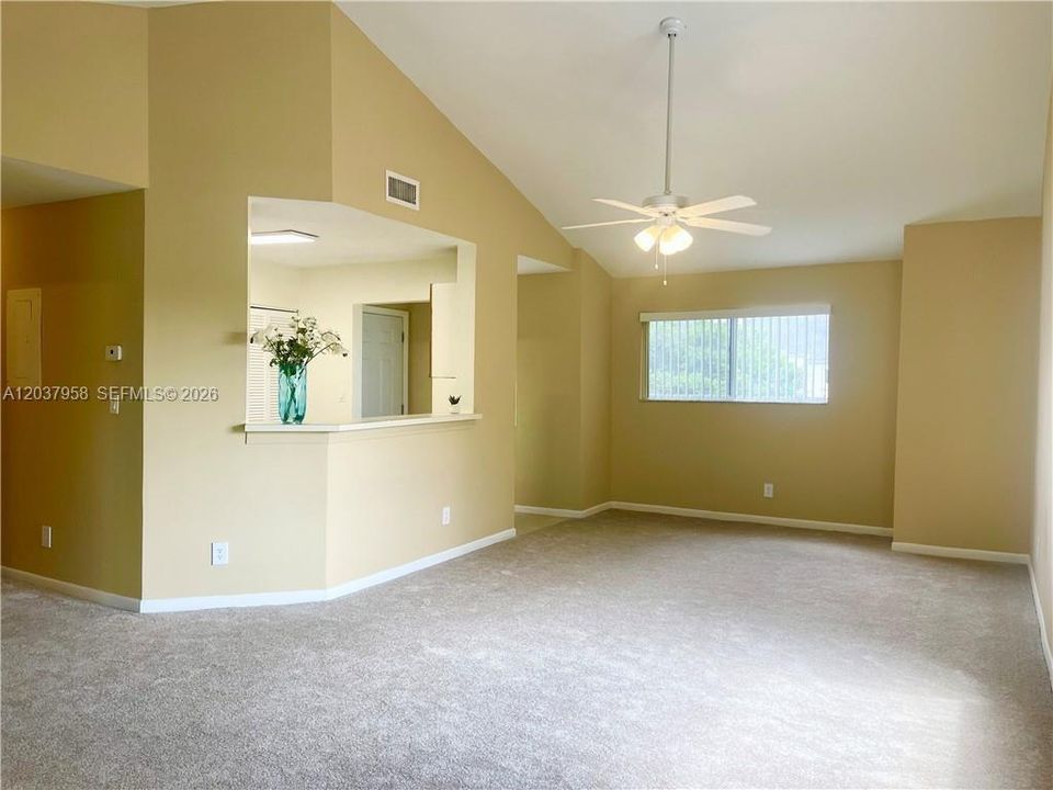 For Rent: $1,754 (1 beds, 1 baths, 872 Square Feet)