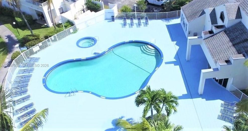 For Rent: $1,754 (1 beds, 1 baths, 872 Square Feet)
