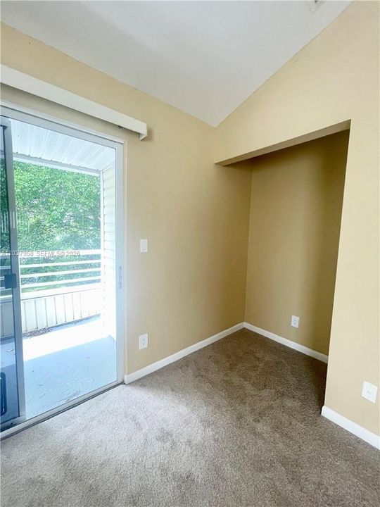 For Rent: $1,754 (1 beds, 1 baths, 872 Square Feet)