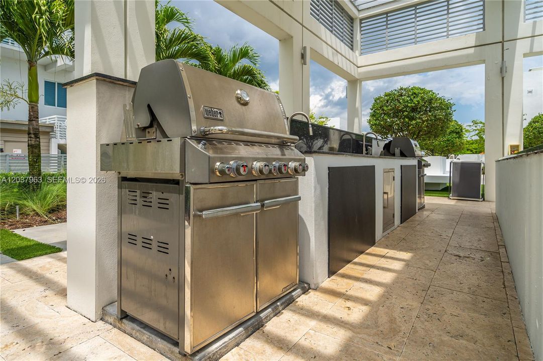 En Venta: $735,000 (4 camas, 3 baños, 1812 Pies cuadrados)