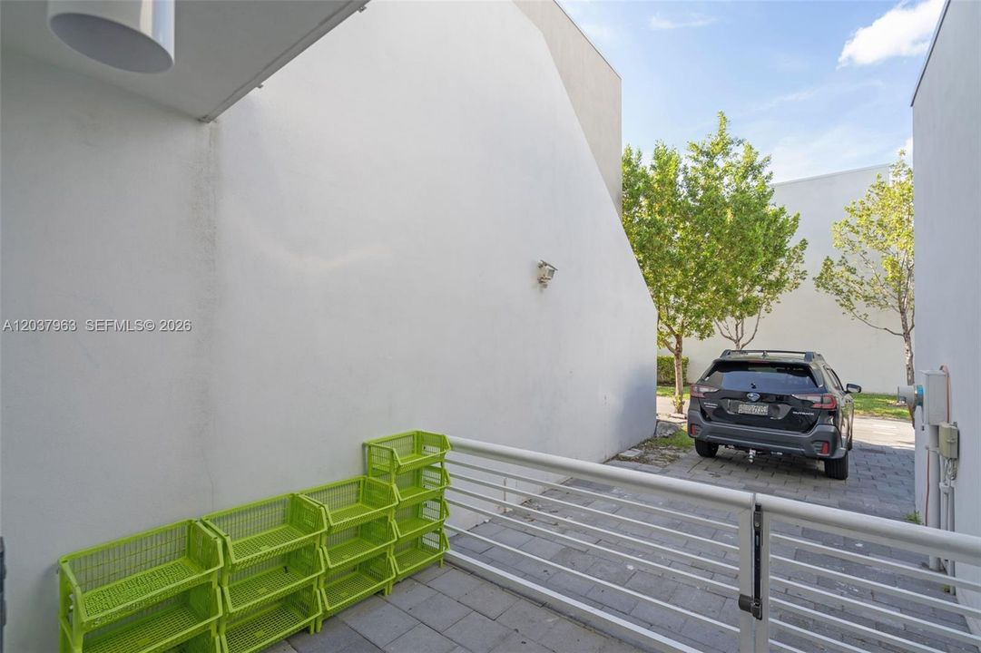 En Venta: $735,000 (4 camas, 3 baños, 1812 Pies cuadrados)