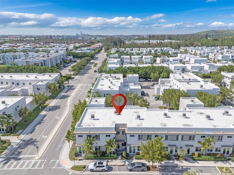 En Venta: $735,000 (4 camas, 3 baños, 1812 Pies cuadrados)
