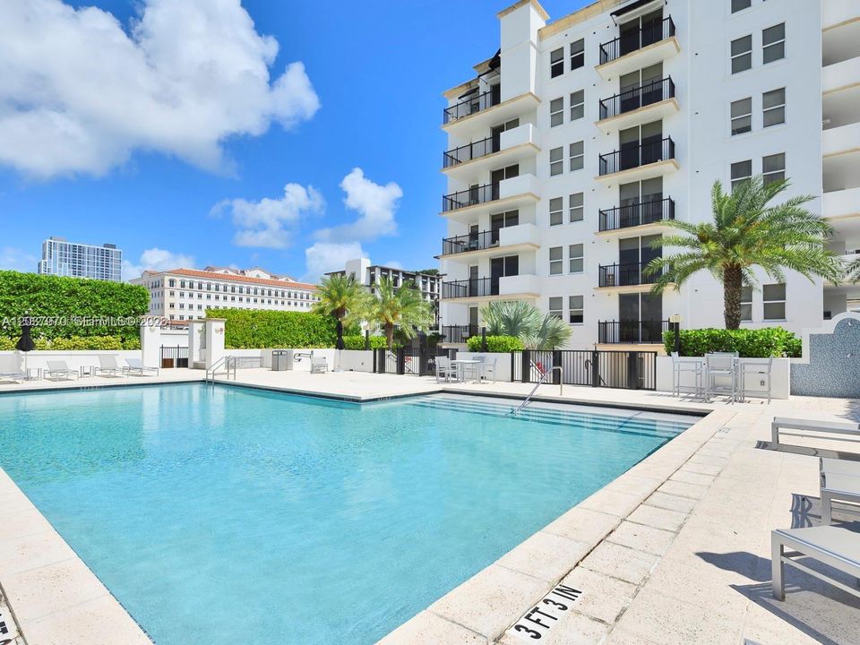 For Rent: $4,300 (3 beds, 2 baths, 1147 Square Feet)