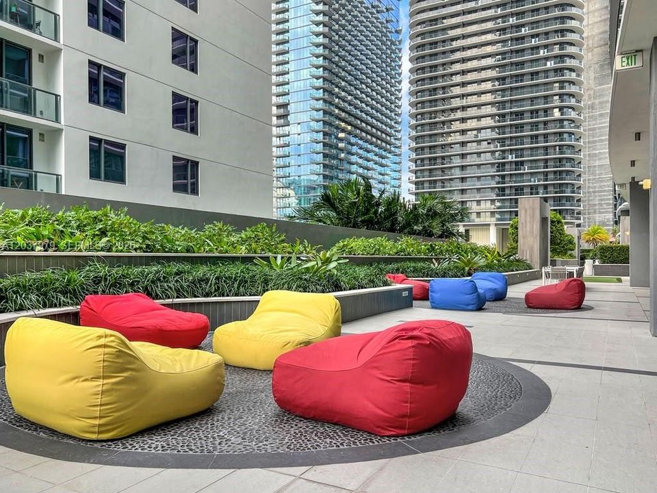 В аренду: $3,600 (1 спален, 1 ванн, 738 Квадратных фут)