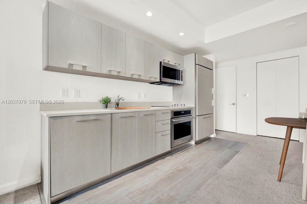 В аренду: $3,600 (1 спален, 1 ванн, 738 Квадратных фут)