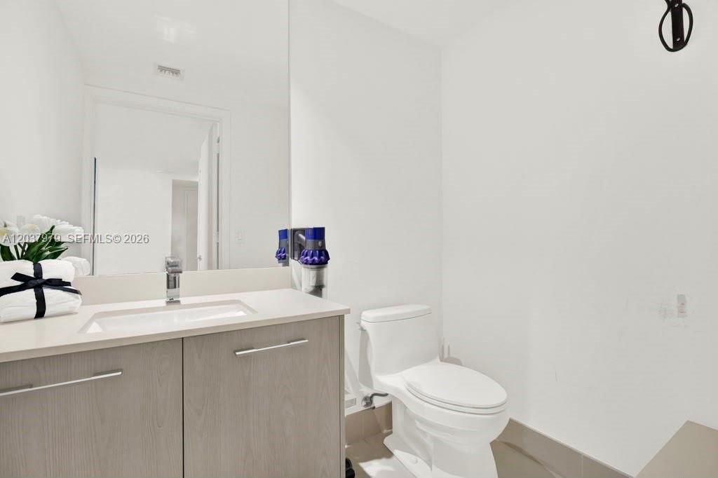 В аренду: $3,600 (1 спален, 1 ванн, 738 Квадратных фут)