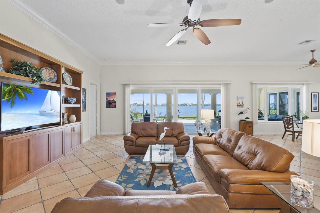 1771 SE Saint Lucie