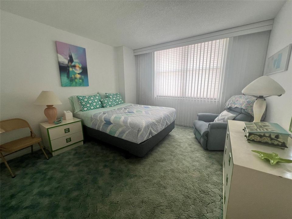 Guest bedroom