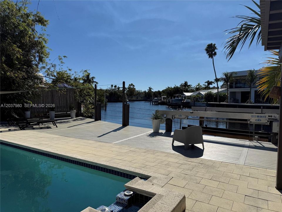 For Sale: $1,749,000 (3 beds, 3 baths, 1685 Square Feet)