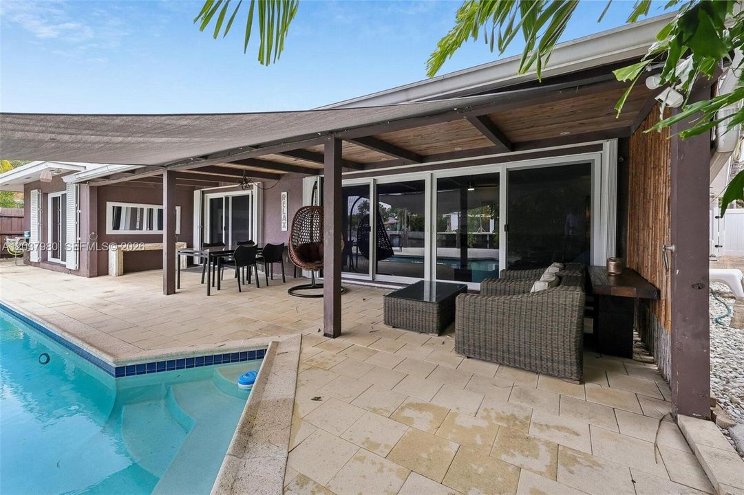 For Sale: $1,749,000 (3 beds, 3 baths, 1685 Square Feet)