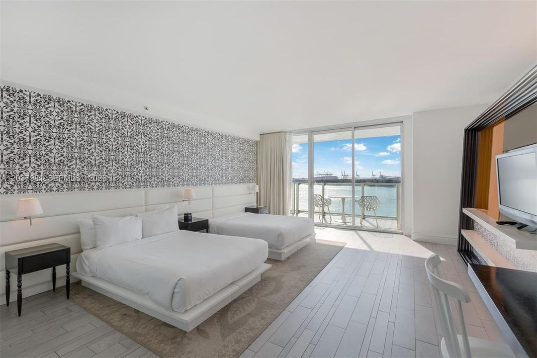 For Sale: $385,000 (0 beds, 1 baths, 493 Square Feet)
