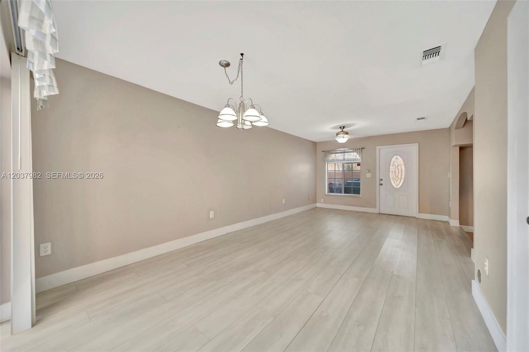 В аренду: $3,300 (3 спален, 2 ванн, 1220 Квадратных фут)