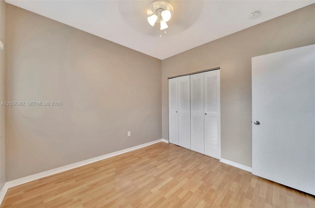 В аренду: $3,300 (3 спален, 2 ванн, 1220 Квадратных фут)