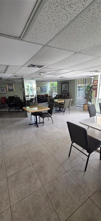 Activo con contrato: $1,500 (1 camas, 1 baños, 725 Pies cuadrados)