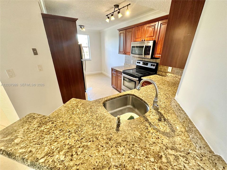 В аренду: $2,540 (3 спален, 2 ванн, 1166 Квадратных фут)