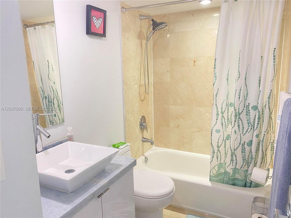 В аренду: $6,000 (2 спален, 2 ванн, 1218 Квадратных фут)
