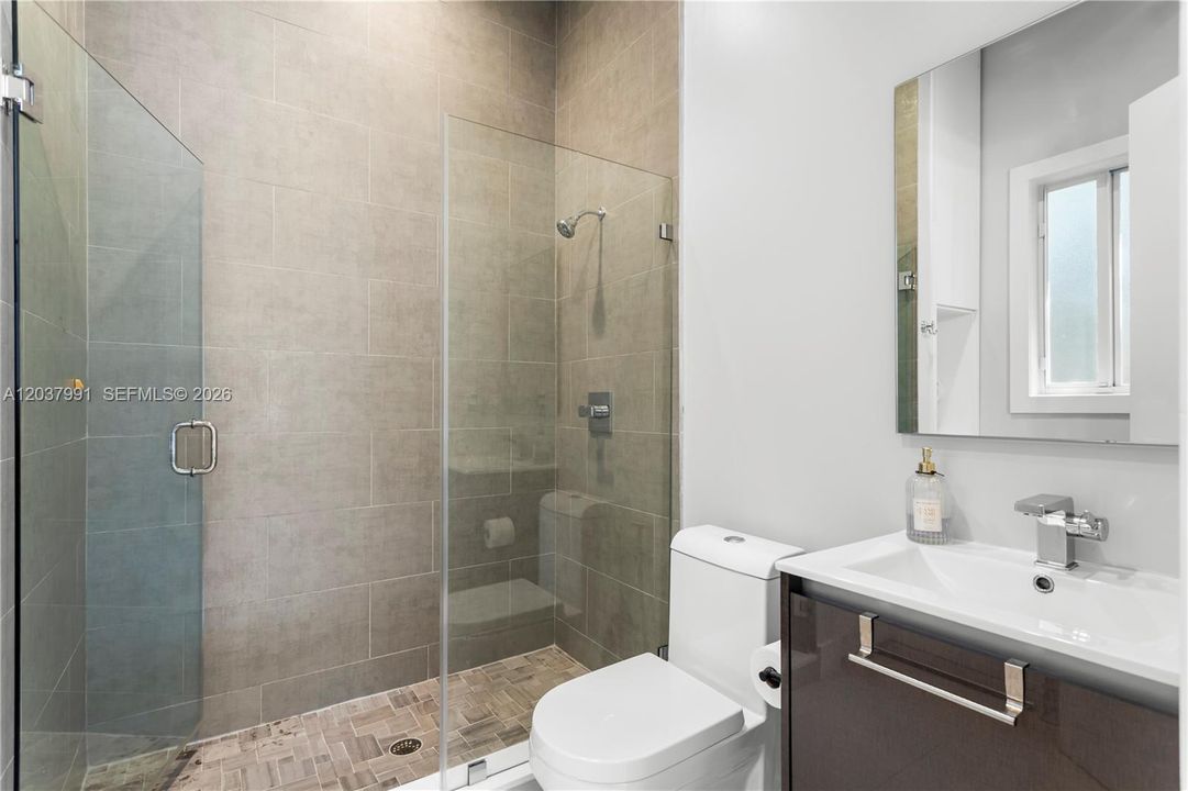 For Sale: $3,700,000 (5 beds, 4 baths, 4235 Square Feet)