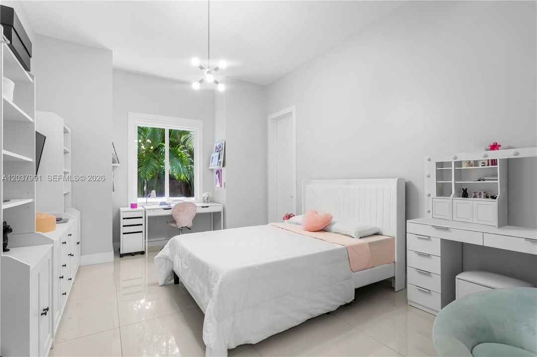 For Sale: $3,700,000 (5 beds, 4 baths, 4235 Square Feet)