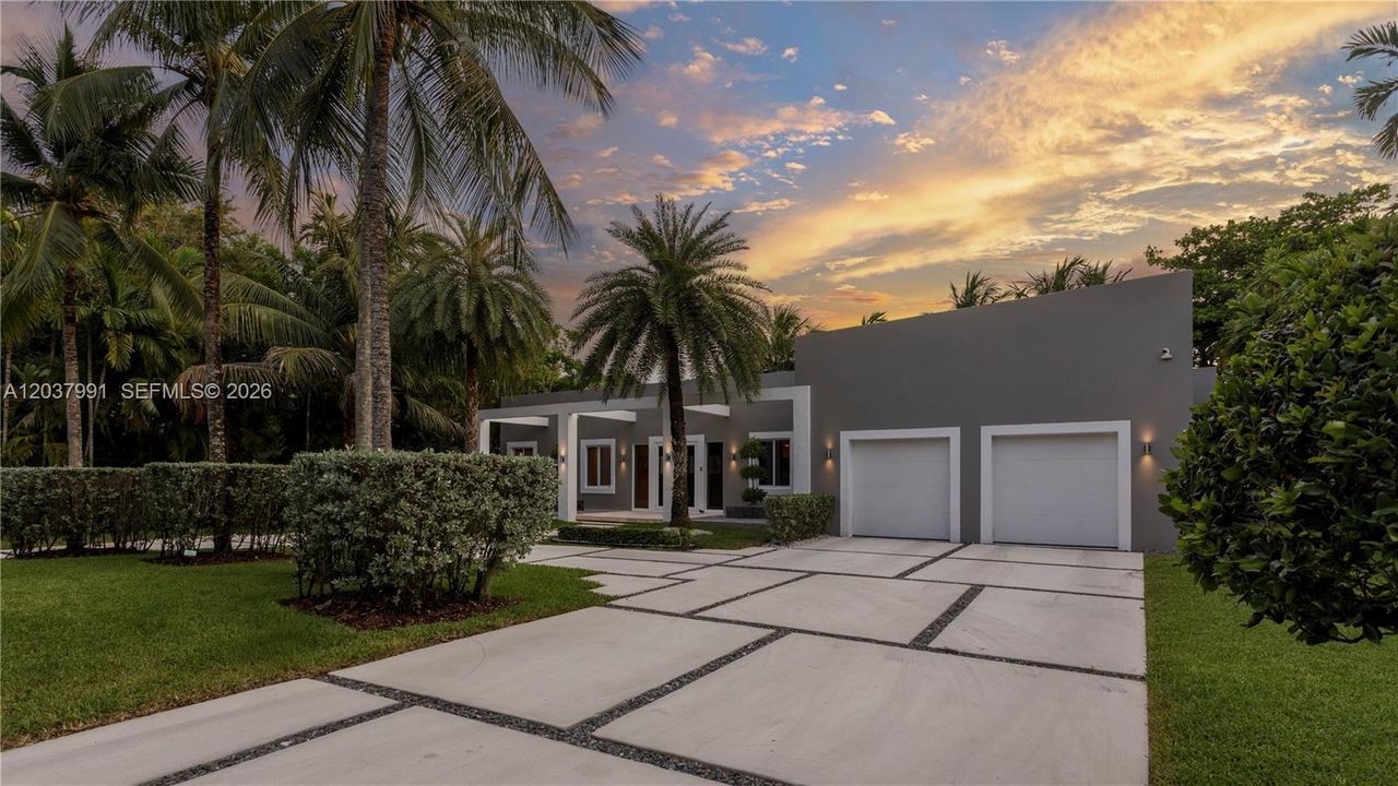 For Sale: $3,700,000 (5 beds, 4 baths, 4235 Square Feet)