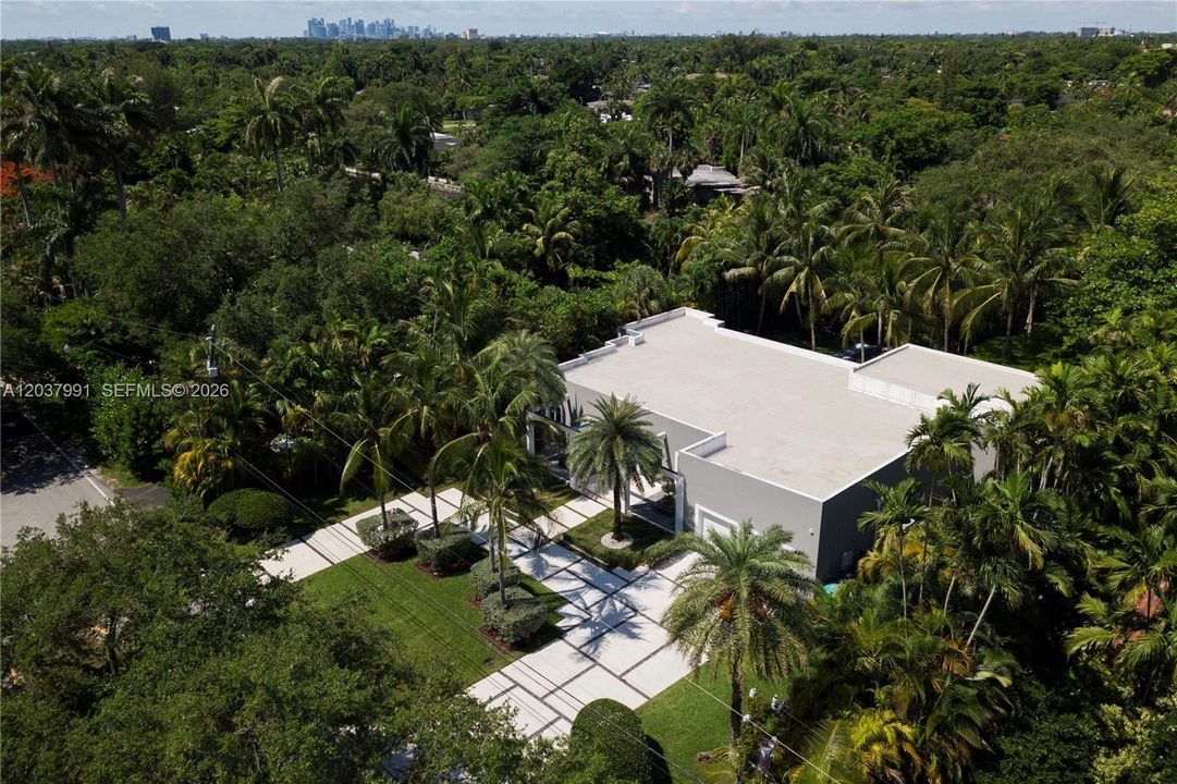 For Sale: $3,700,000 (5 beds, 4 baths, 4235 Square Feet)