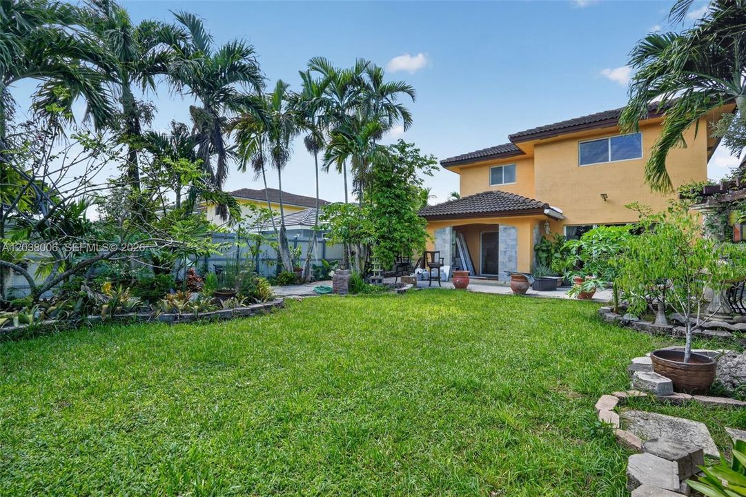 En Renta: $4,500 (4 camas, 3 baños, 2260 Pies cuadrados)