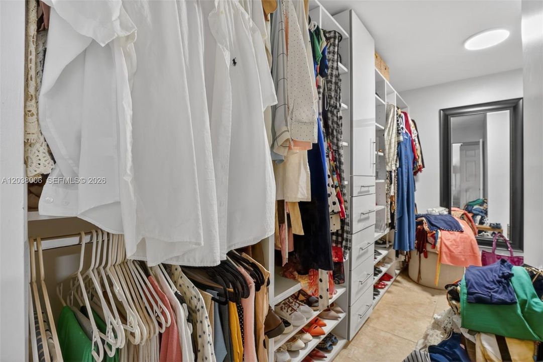 En Renta: $4,500 (4 camas, 3 baños, 2260 Pies cuadrados)
