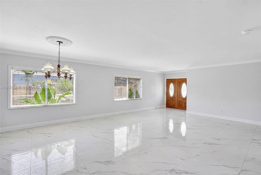 En Renta: $4,500 (4 camas, 3 baños, 2260 Pies cuadrados)