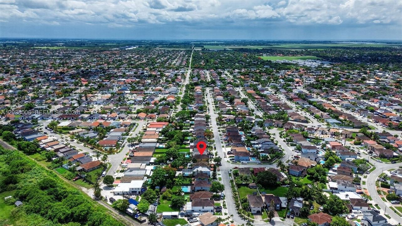 En Renta: $4,500 (4 camas, 3 baños, 2260 Pies cuadrados)