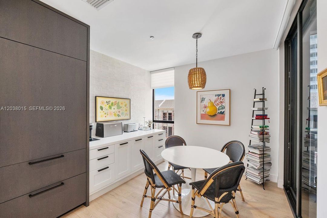 For Sale: $2,400,000 (2 beds, 2 baths, 2117 Square Feet)