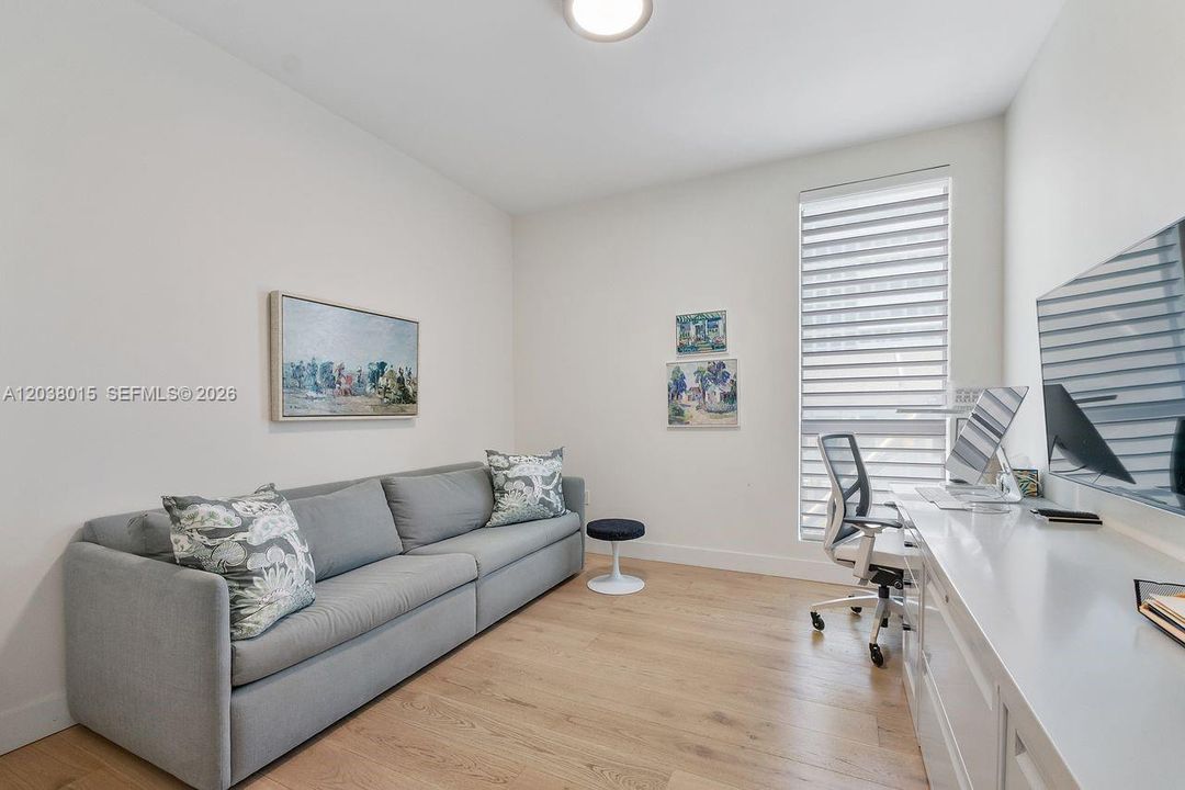 For Sale: $2,400,000 (2 beds, 2 baths, 2117 Square Feet)