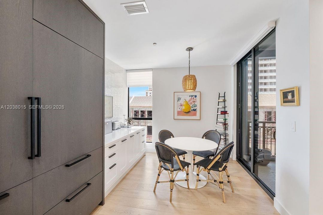 For Sale: $2,400,000 (2 beds, 2 baths, 2117 Square Feet)