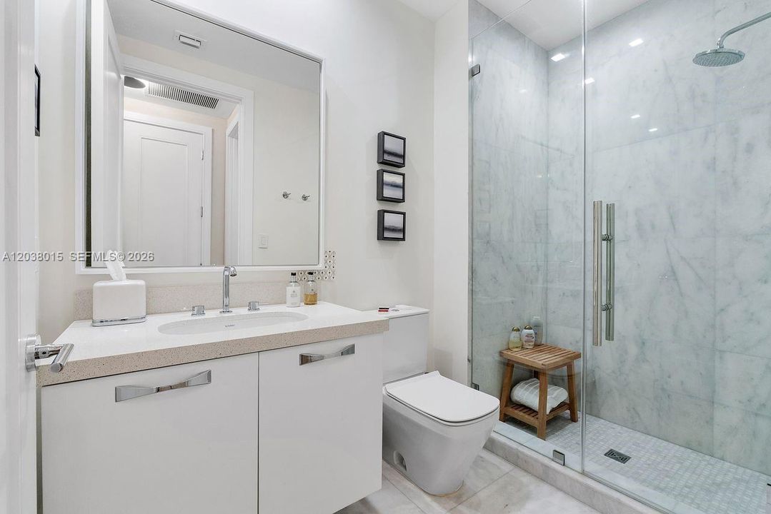 For Sale: $2,400,000 (2 beds, 2 baths, 2117 Square Feet)