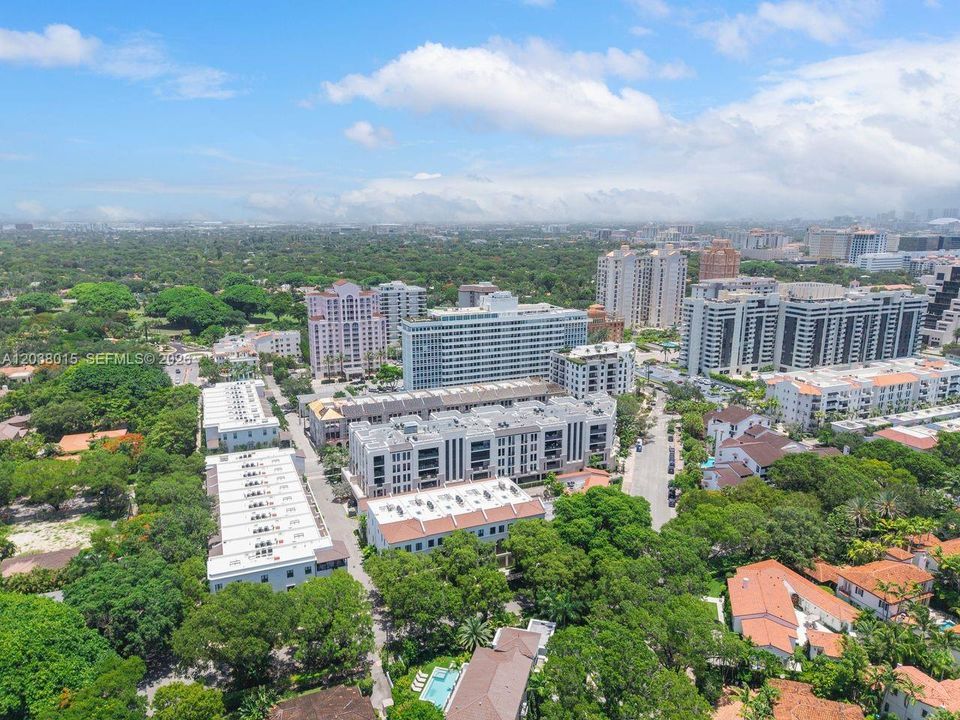 For Sale: $2,400,000 (2 beds, 2 baths, 2117 Square Feet)