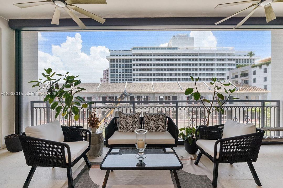 For Sale: $2,400,000 (2 beds, 2 baths, 2117 Square Feet)