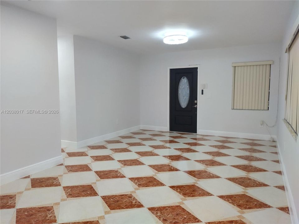 For Rent: $3,600 (4 beds, 2 baths, 1175 Square Feet)