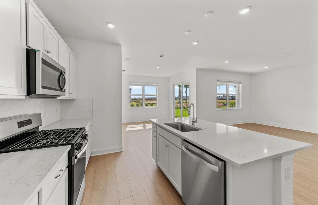 SWFL_PU_28030_Crestmere_Kitchen2
