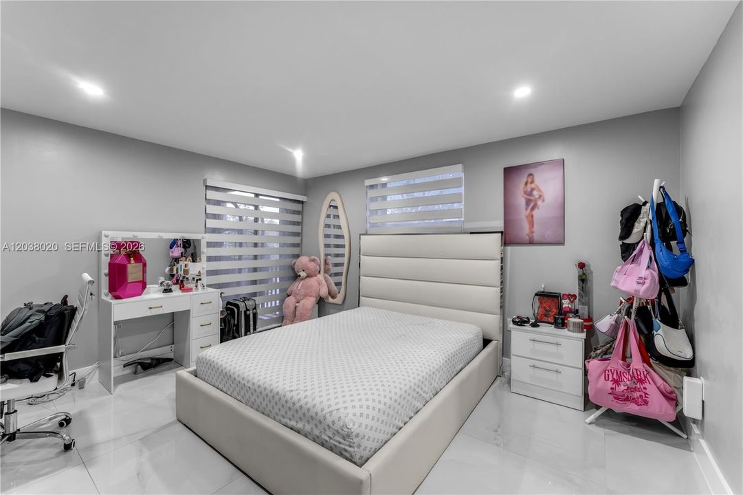В аренду: $2,650 (3 спален, 2 ванн, 1170 Квадратных фут)