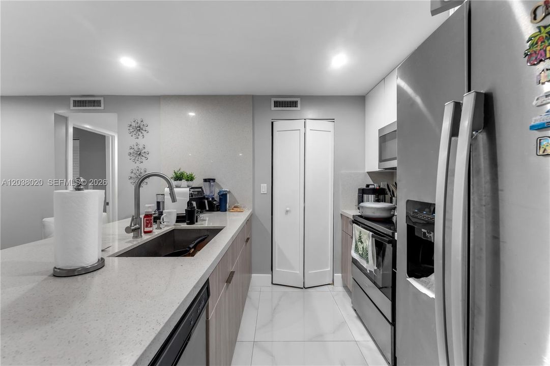 В аренду: $2,650 (3 спален, 2 ванн, 1170 Квадратных фут)