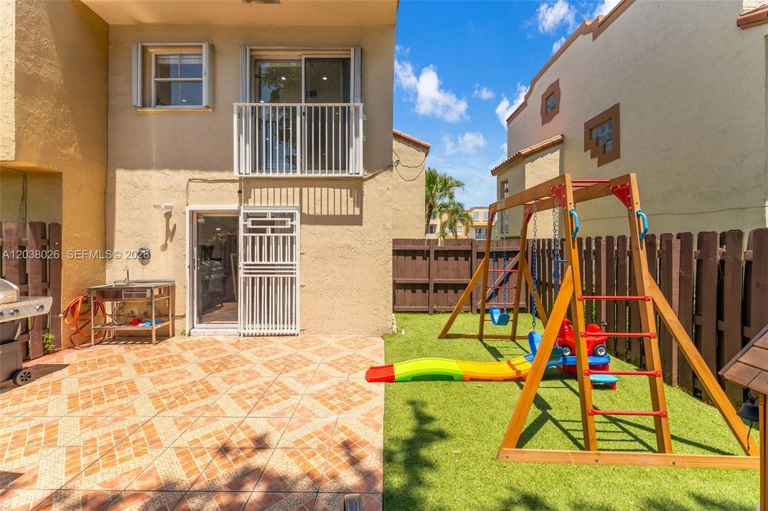 На продажу: $499,000 (3 спален, 2 ванн, 1580 Квадратных фут)