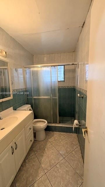 For Sale: $419,000 (3 beds, 1 baths, 912 Square Feet)