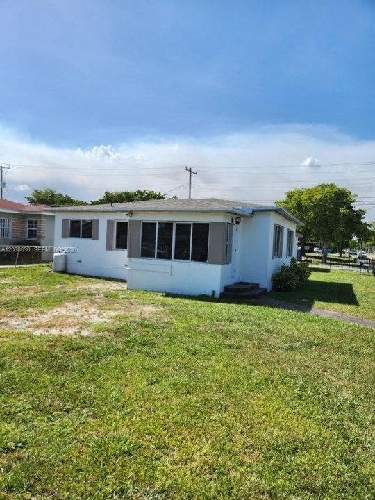 For Sale: $550,000 (3 beds, 2 baths, 1320 Square Feet)