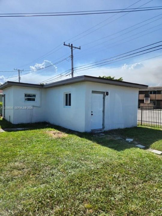 For Sale: $550,000 (3 beds, 2 baths, 1320 Square Feet)