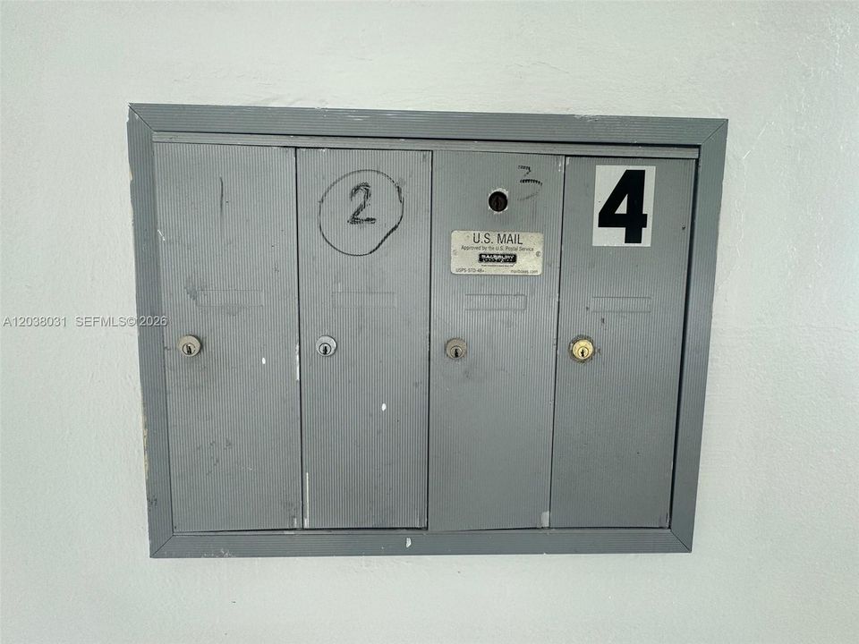 В аренду: $1,900 (2 спален, 1 ванн, 3498 Квадратных фут)