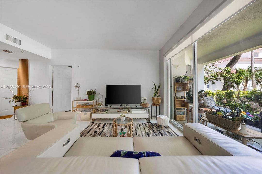 For Sale: $620,000 (3 beds, 2 baths, 1320 Square Feet)