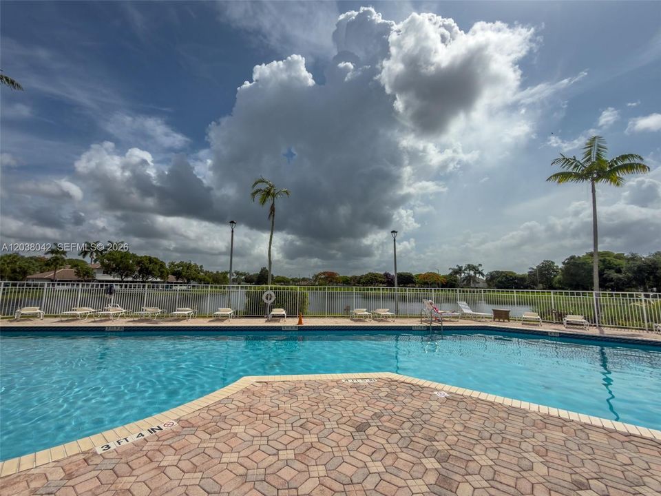 For Sale: $399,900 (3 beds, 2 baths, 1468 Square Feet)
