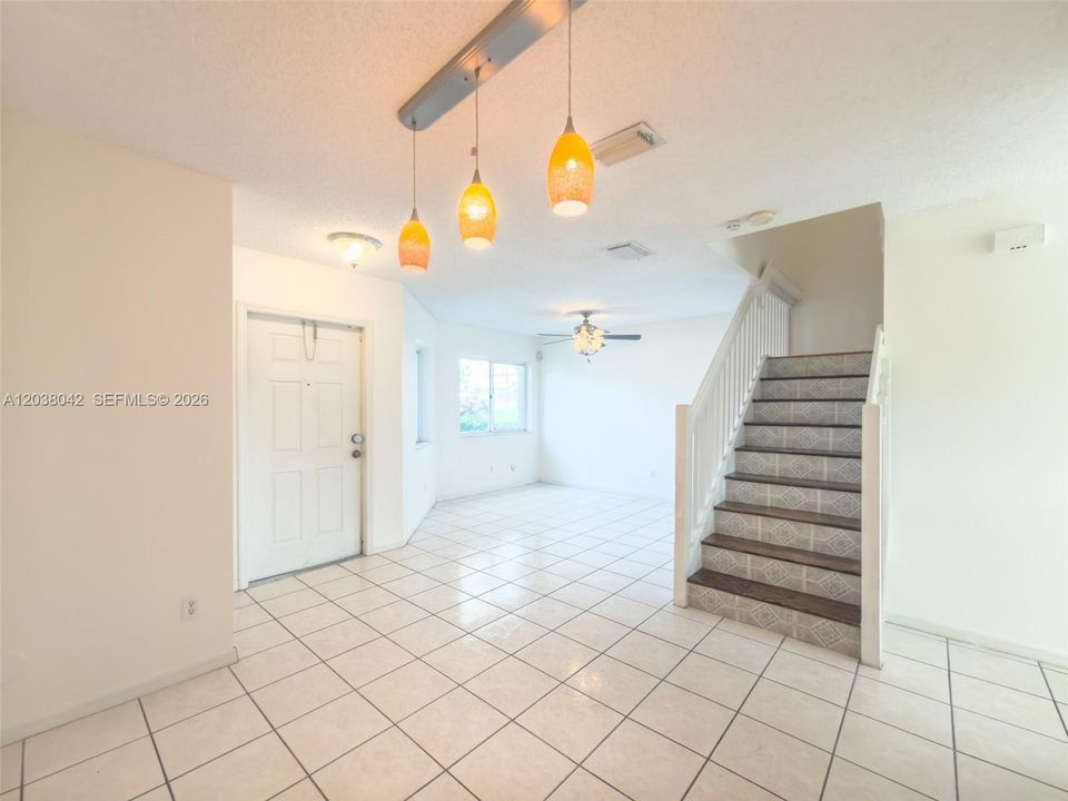 For Sale: $399,900 (3 beds, 2 baths, 1468 Square Feet)