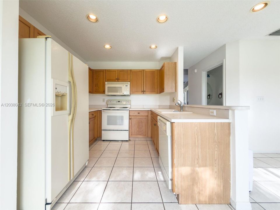 For Sale: $399,900 (3 beds, 2 baths, 1468 Square Feet)
